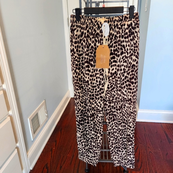 Boutique Cheetah Joggers NWT - Picture 2 of 4